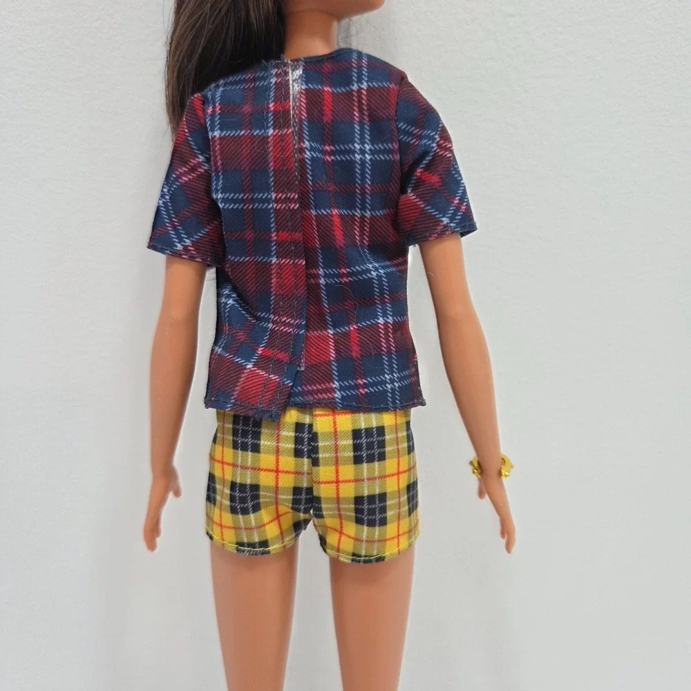 Mattel Barbie FASHIONISTAS #52 Tall PLAID ON PLAID Doll Hispanic Complete